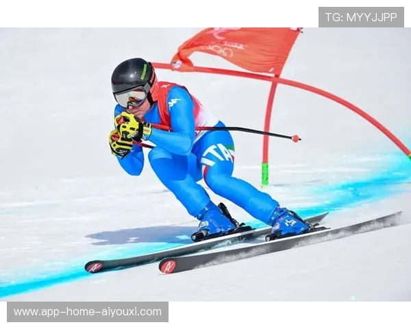 滑雪大回转选手高速中打喷嚏险些摔倒